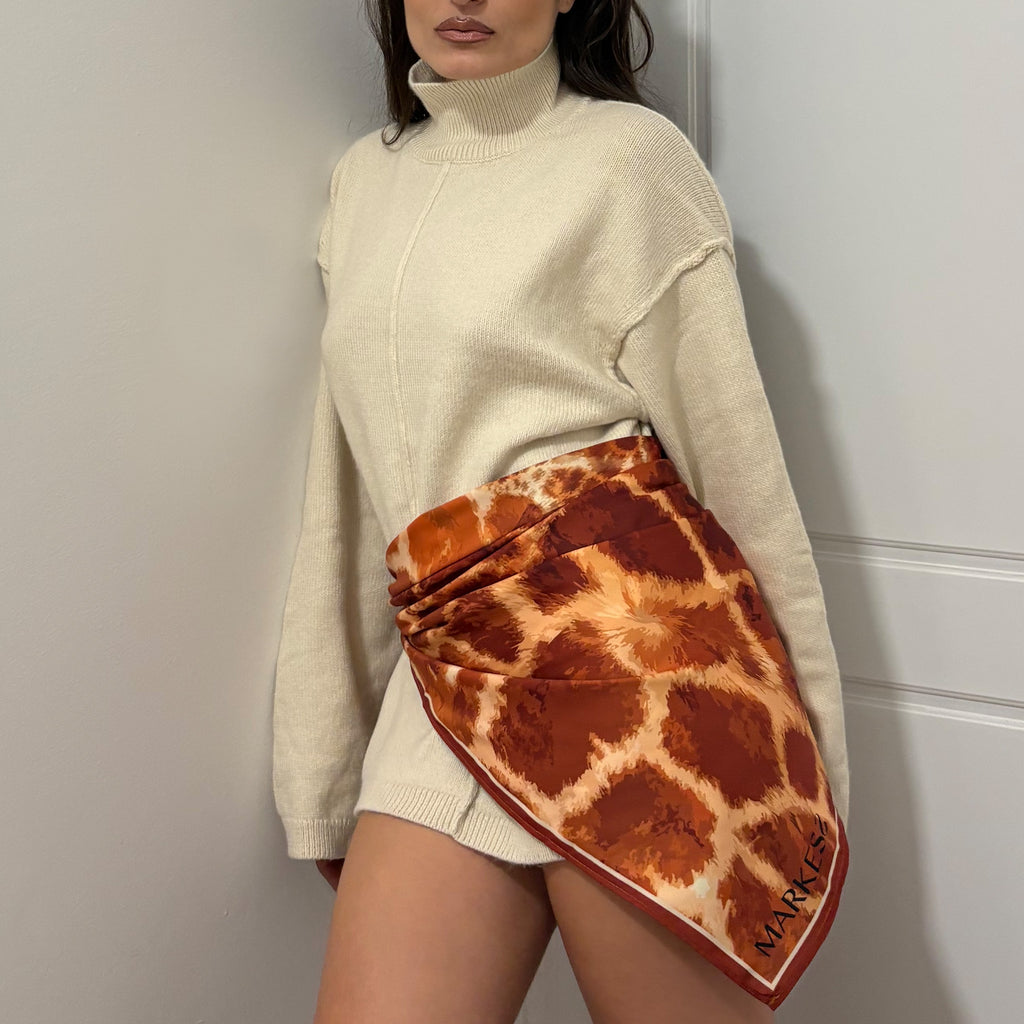 THE BROWN GIRAFFE SCARF