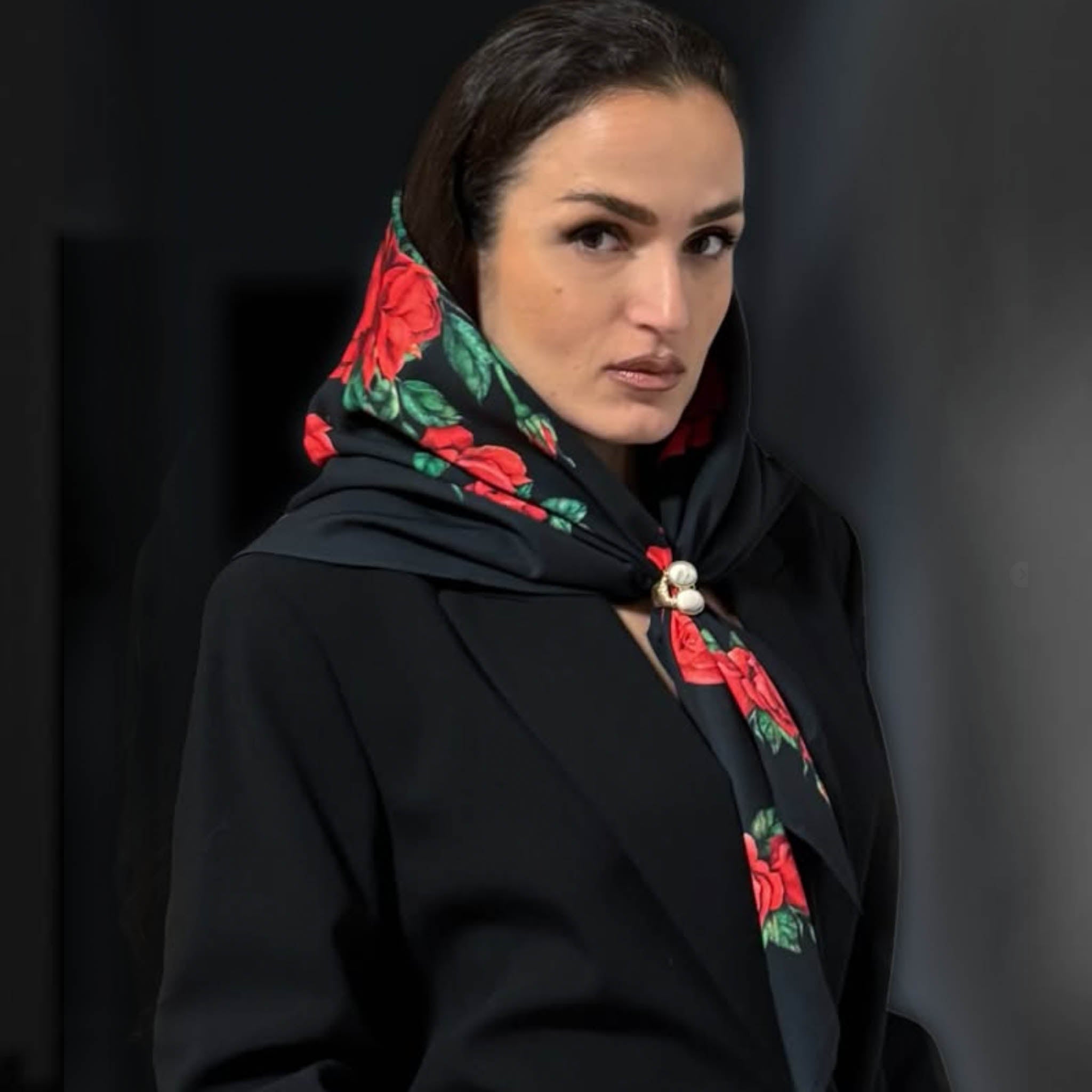 BLACK ROSE GARDEN SCARF