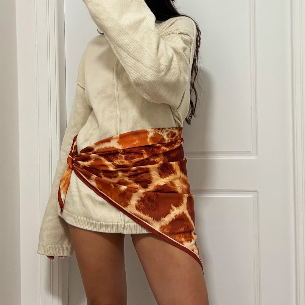 THE BROWN GIRAFFE SCARF