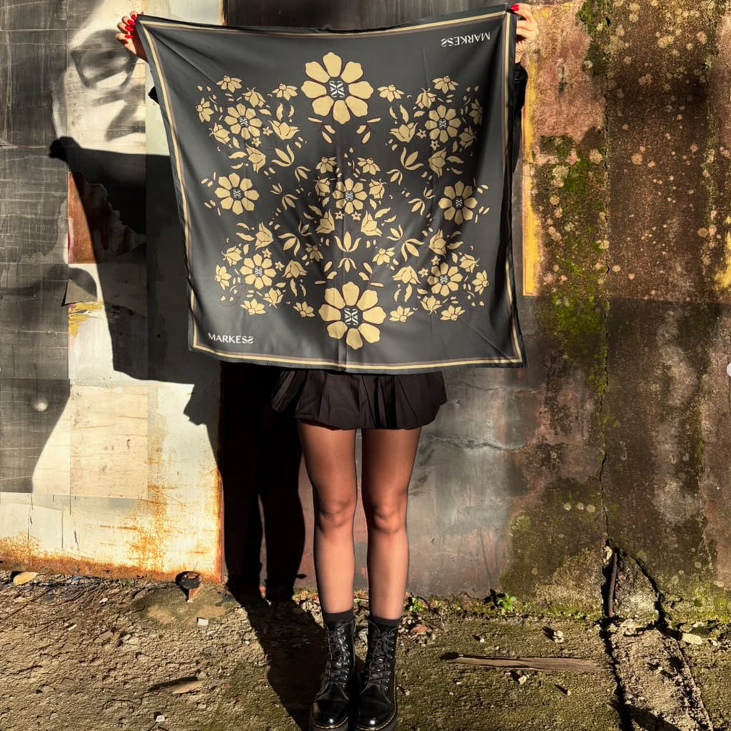 FLOWER BLOSSOM SCARF
